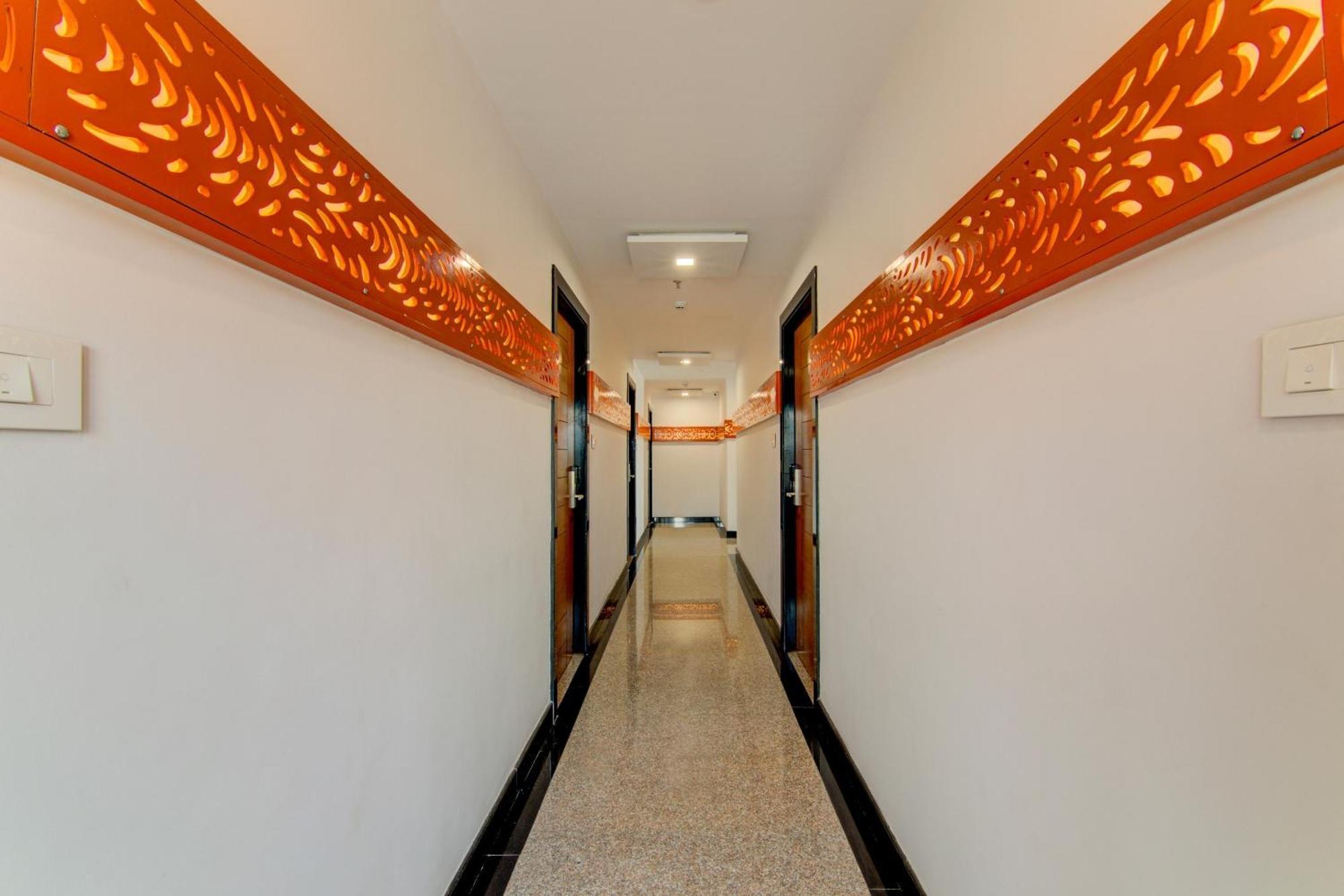 Capital O Pratibha Grand Hotel 3*